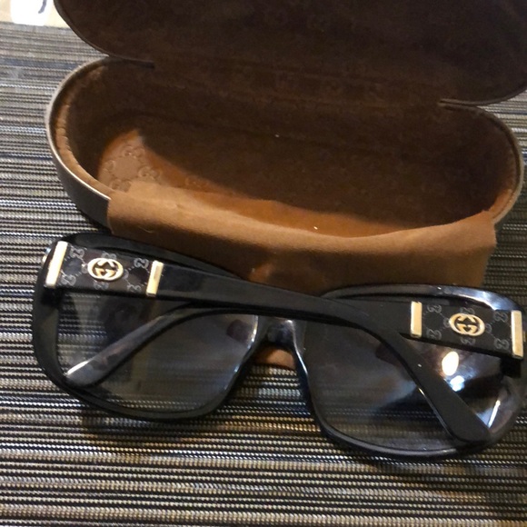 Glasses - Picture 3 of 3